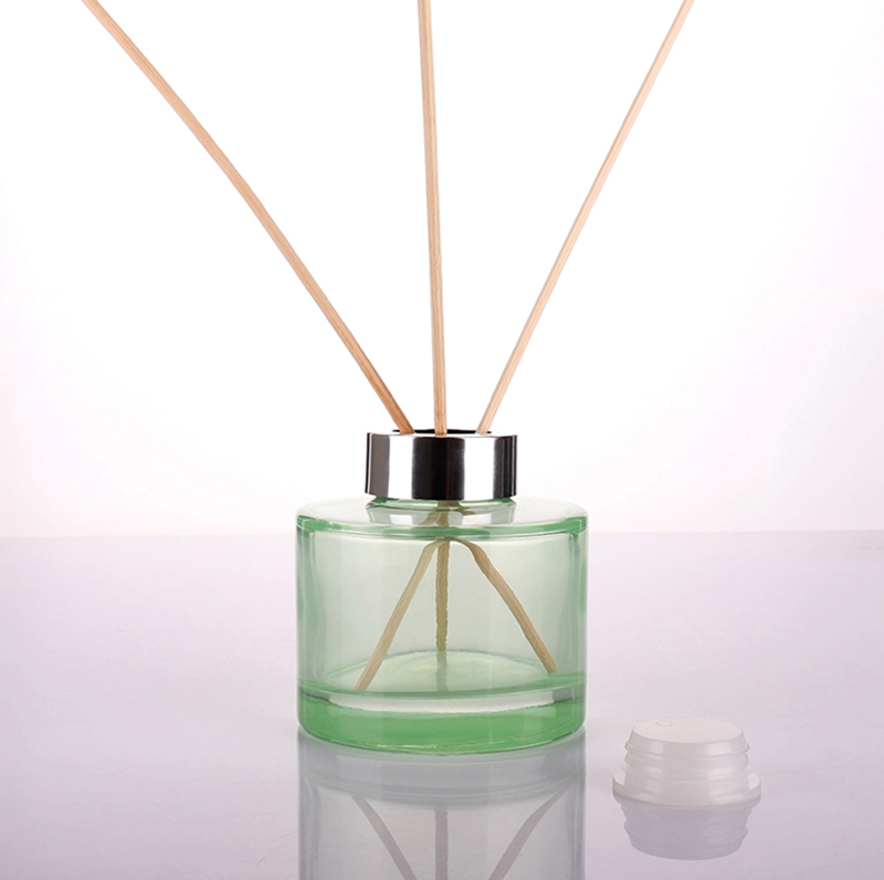 Fancy Green Fresh Empty Diffuser Glass Bottle