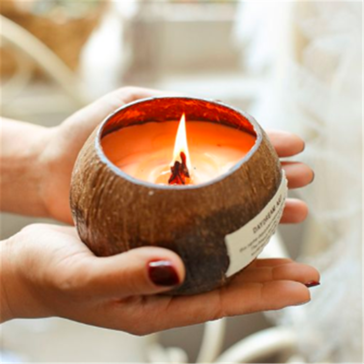 Choosing the Right Candle Container: Style Meets Function