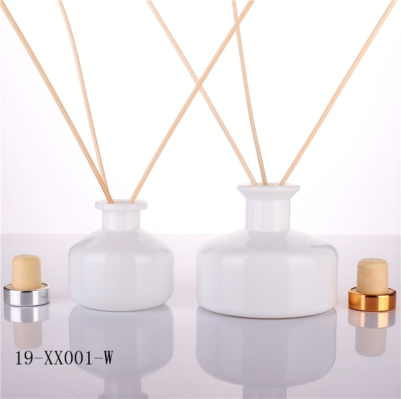 White Empty Diffuser Bottle Supplier