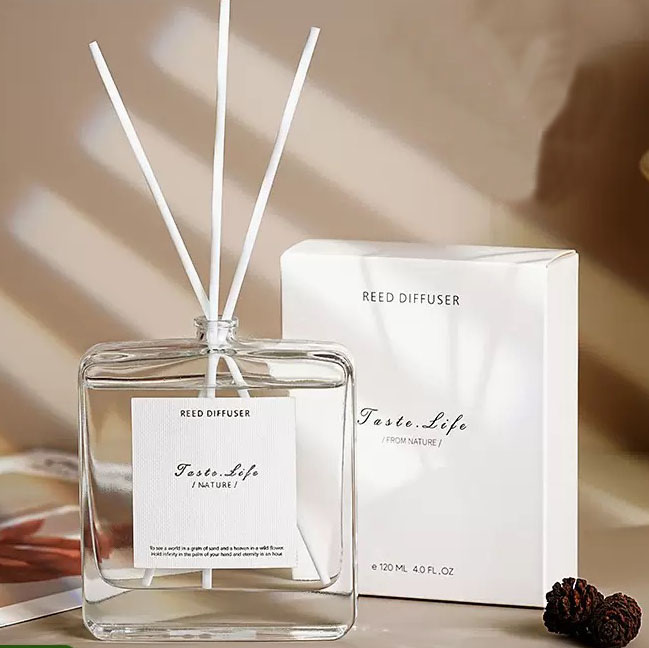 Choosing Between Aroma Diffuser Liquids and Aroma Sprays